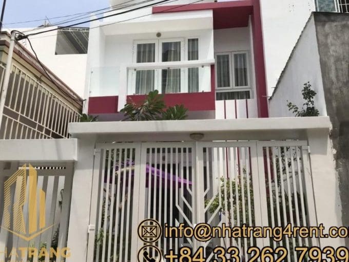 2-br unfurnished house for rent near the center h004