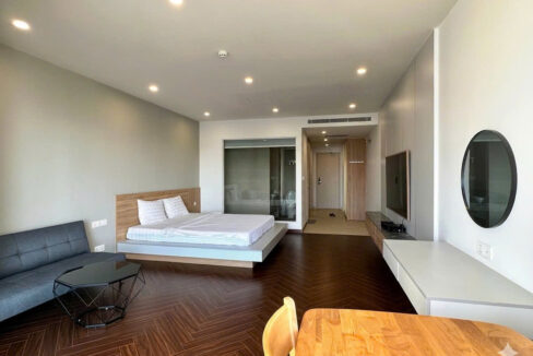 gold coast – poolview and side seaview studio for rent in tourist area a499
