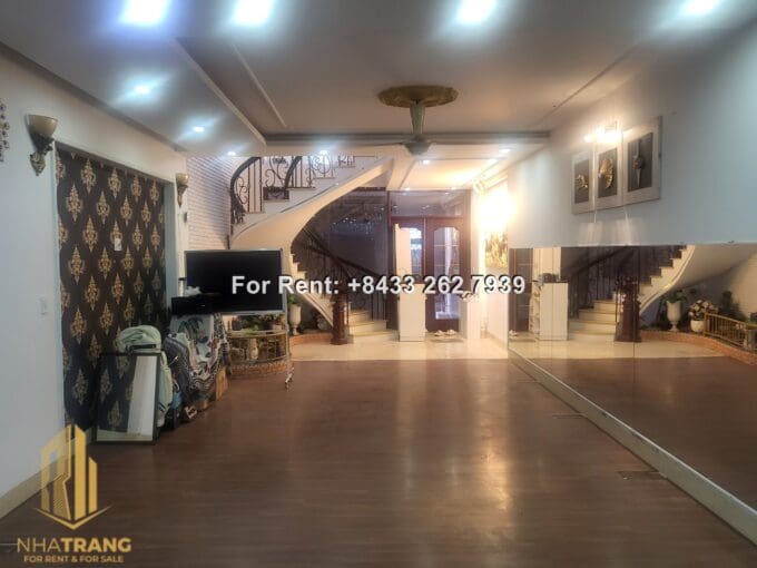 4 Bedroom House for rent long-term in Ha Quang 02 urban area in the West H043