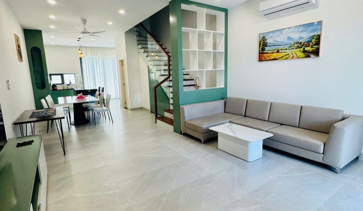 z6911060544209_ee6cac40bb98b80fc765ece9330b2994