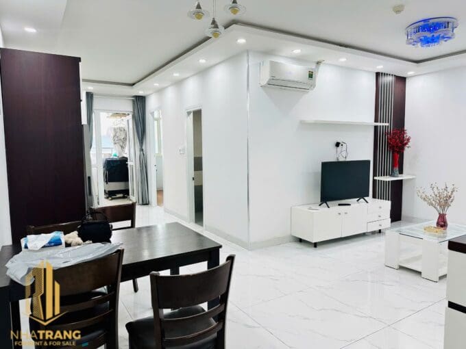 commercial place for lease on the main street in the tourist area – c033