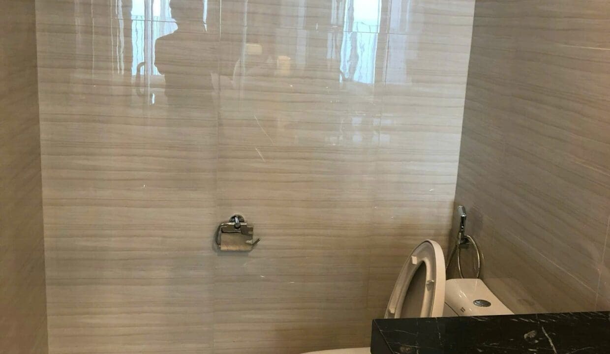 z6703799275485_5d993f9ac201654b6062dfc70f299bd3