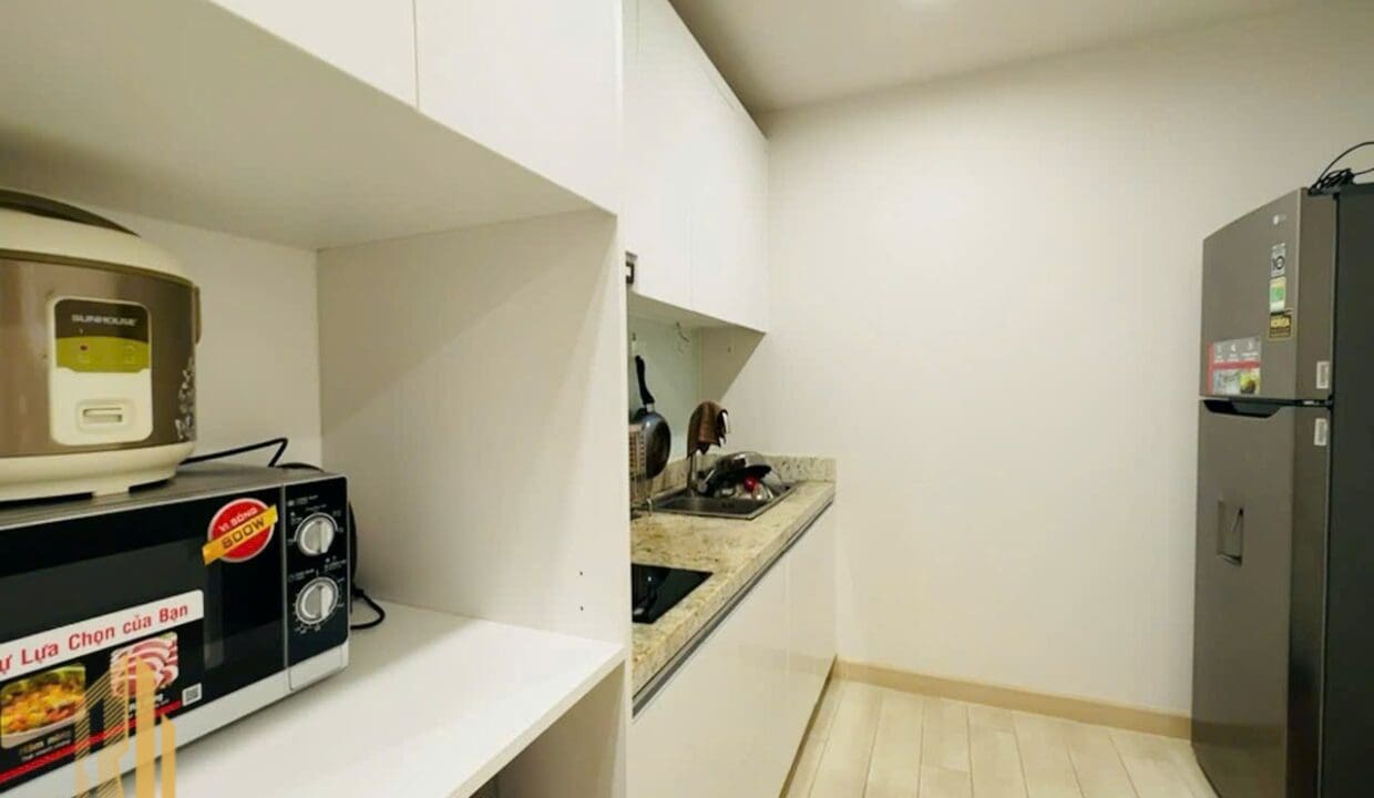 z6718842870894_eb0771e6954bbb70623464a0096f1bec