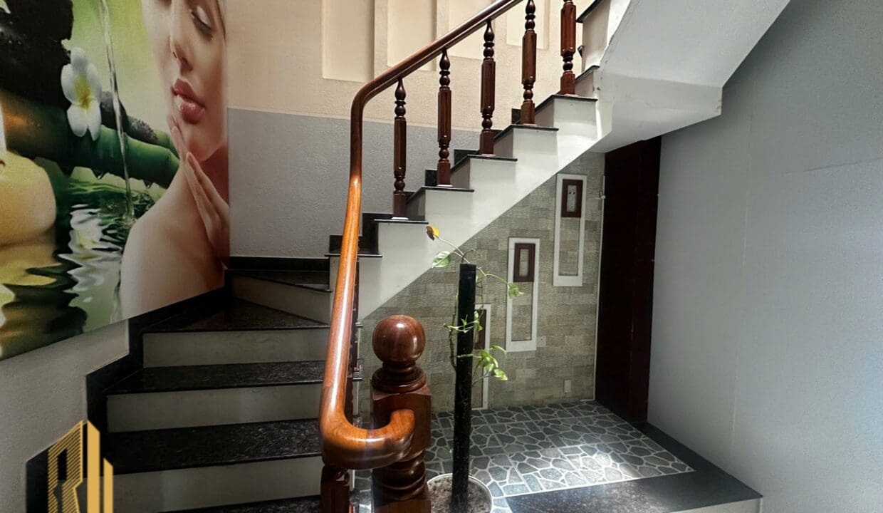 z6753396010063_185cd361712d52561d50395f9176b73b