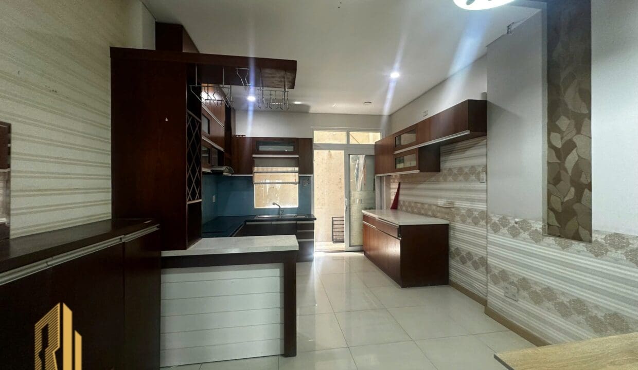 z6753396016494_287edec1579633355fd0dab3904f941d