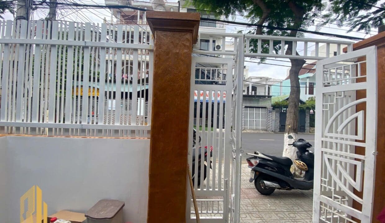 z6817407751084_dc18bf4f369fdbf304e7897572d5969f