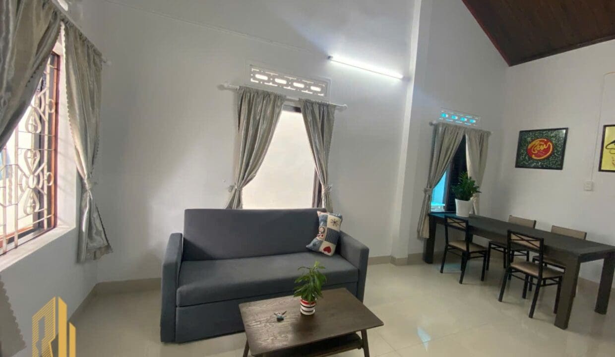 z6817407780557_ec250be6cbe68081fdd60abc68ed9cac