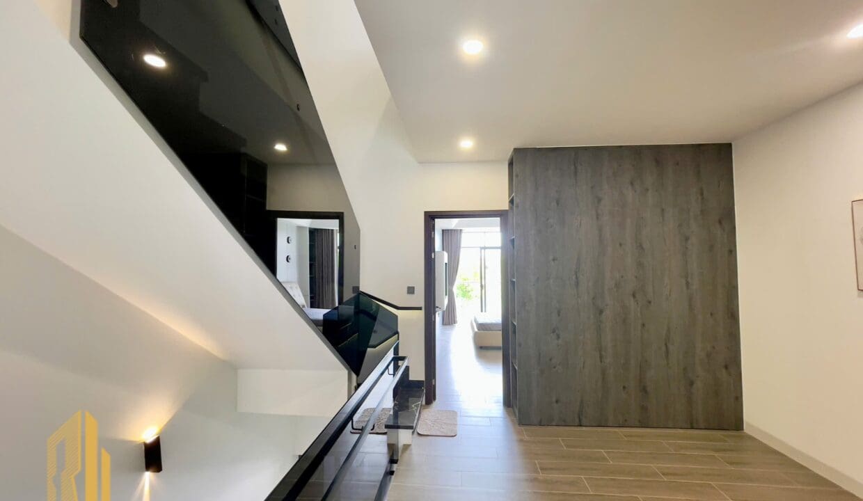 z6836936723661_8151997df90cea4d580660800f5410bd