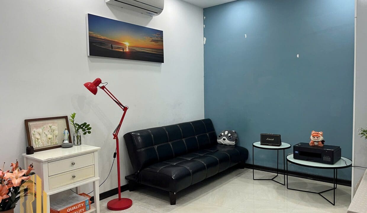 z6837004417542_57c2d9751f6c4f2562d6d2a14f8abbb1