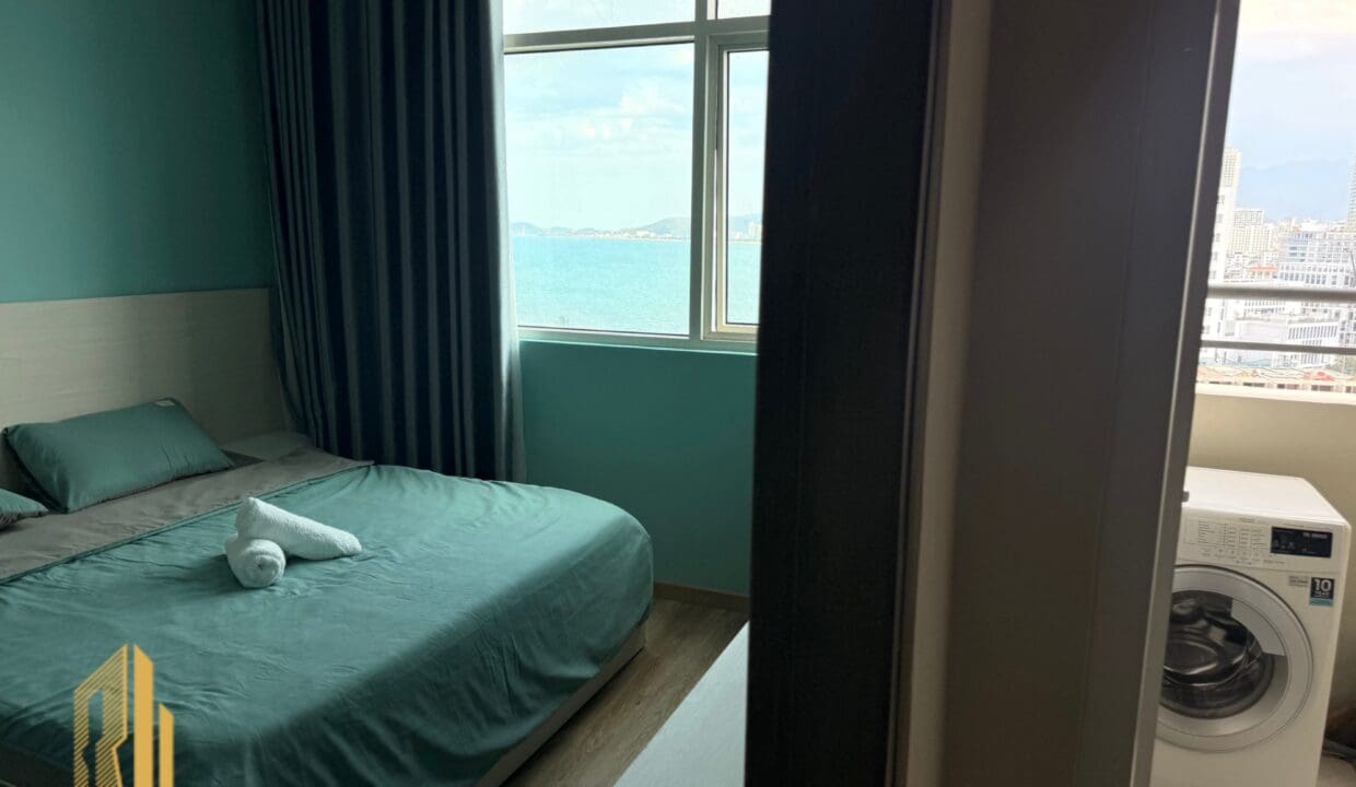 z6950302894083_abea9c619eb2dd2a015847e2ed80351a