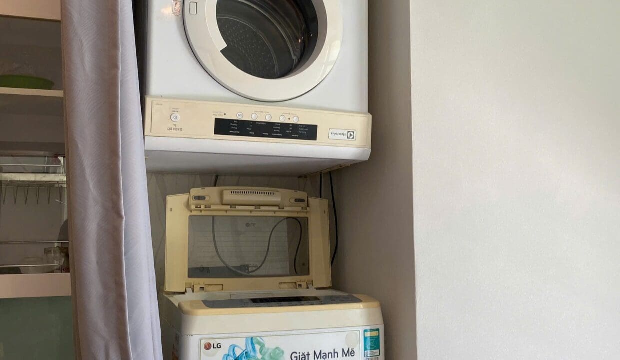 z6952235365848_61e2f040660c959bdad7a378025d9bf8