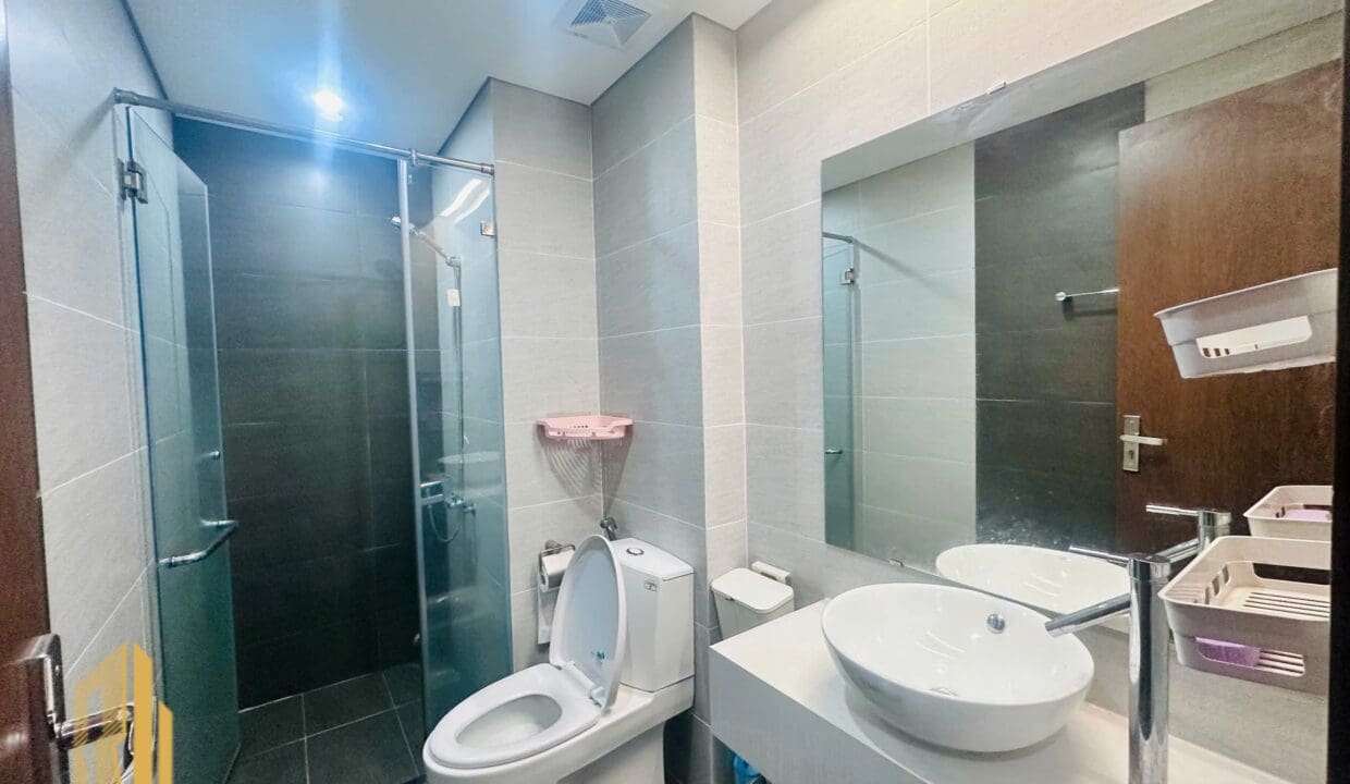 z6988335200524_69ea17c19087a02270260476f63dbded