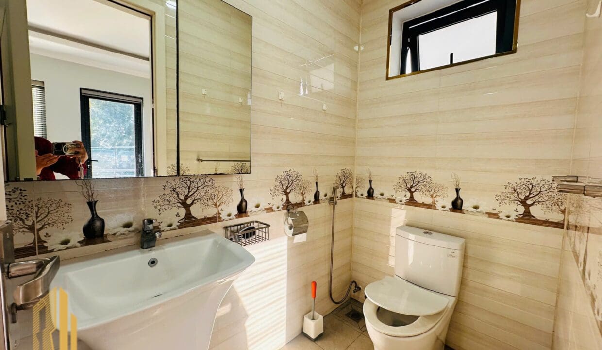 z7223885130971_f26b4f4db963adb9a66d6f96b4f22b16