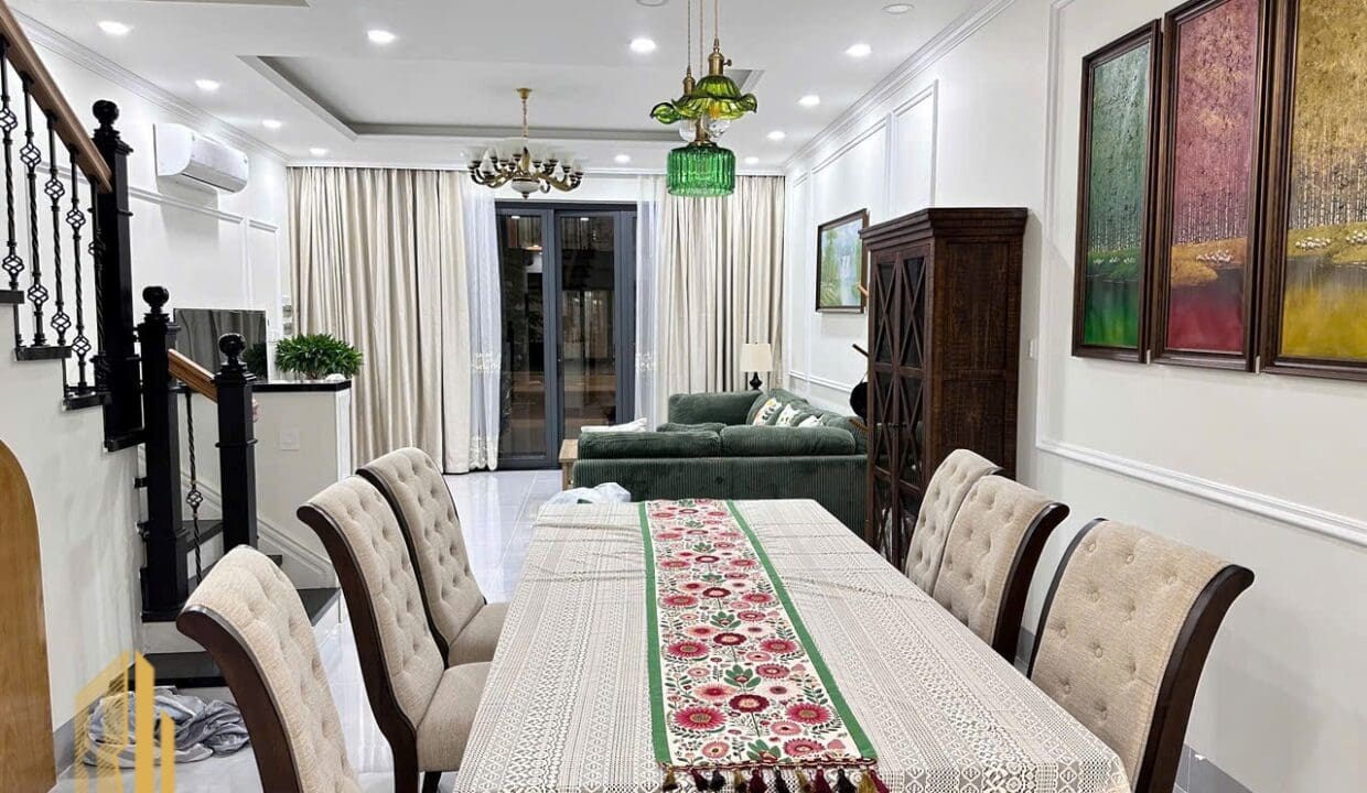 z7270593972147_68d8a176f25841649414800a0d519e5e