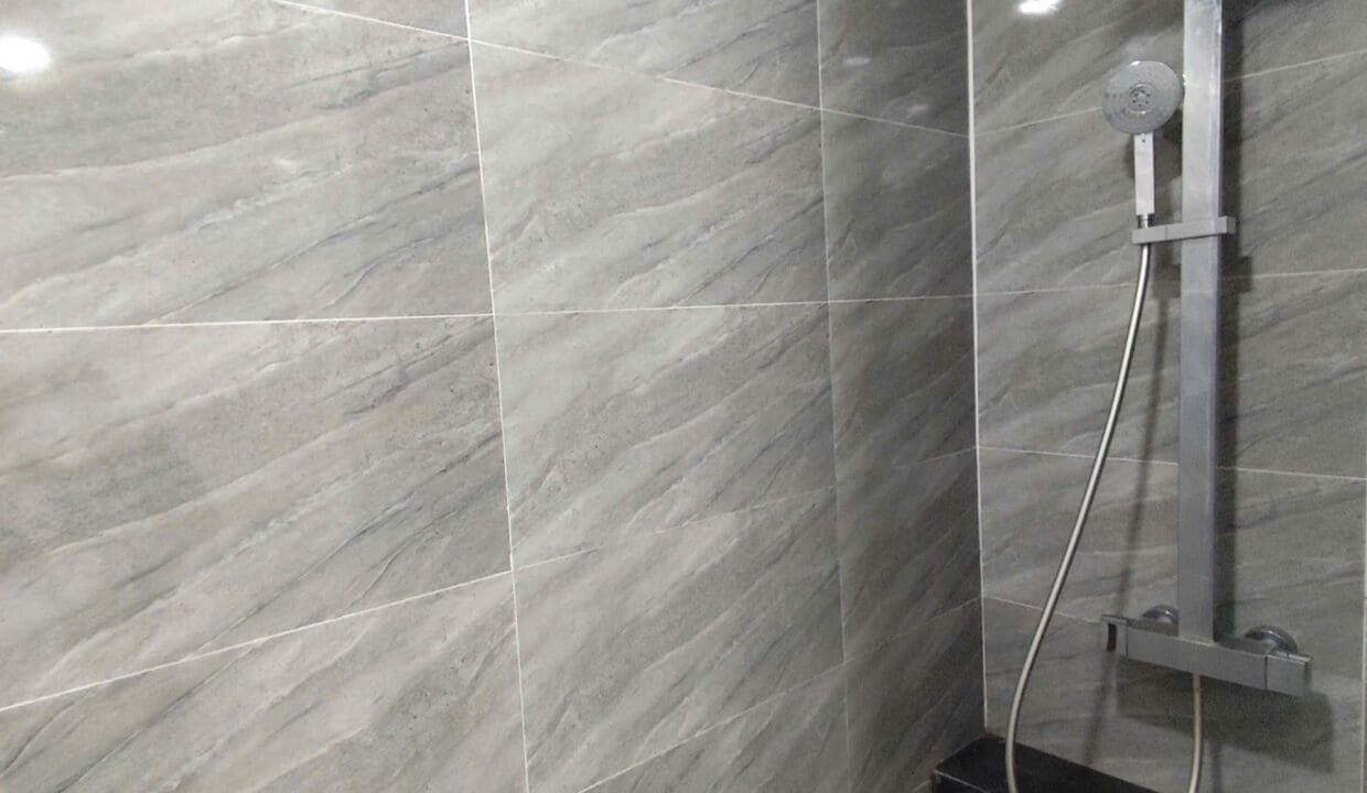 z7271023802700_4be1023f5b18ce6fd25f897d7949d721