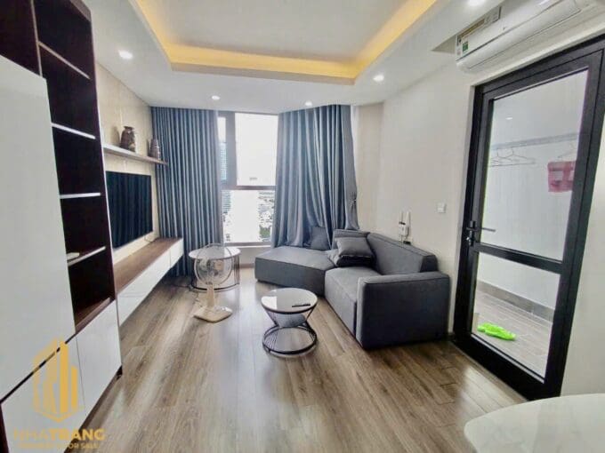 commercial place for lease on the main street in the tourist area – c033