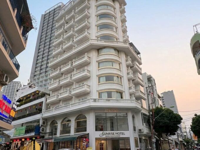 the costa – nice 2-bedroom apartment seaview for rent in tourist area a654