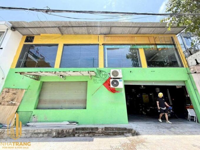 whole house for rent on nguyen thien thuat street