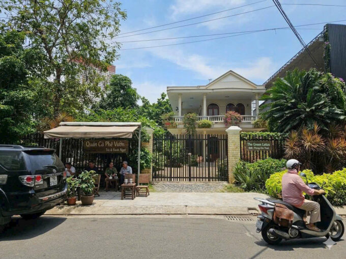 Garden heritage house for lease – Prime location near Muong Thanh Oceanus – C146