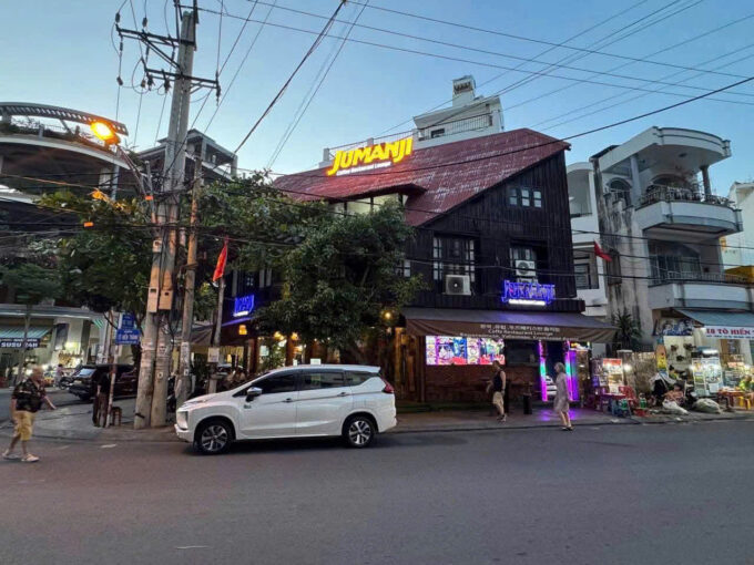 Business for Transfer – Corner Restaurant in Nha Trang’s Korean District – C163