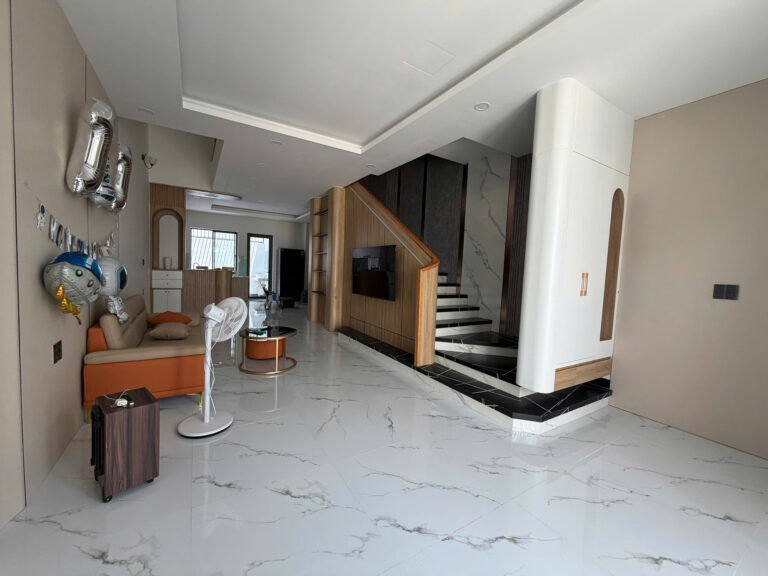 3-bedroom house for rent, 270 m², Vĩnh Thái