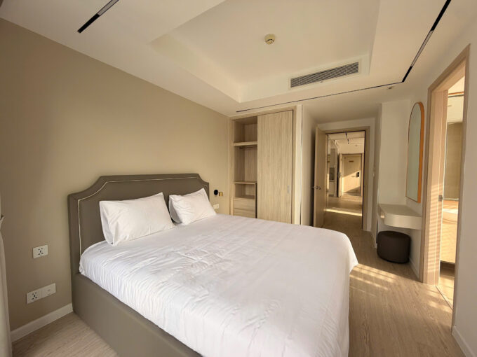 Gold Coast Building – 2 Gold Coast studio apartment Side Sea View For Sale – S086