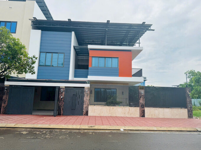 Luxury fully furnished Villa for rent in My Gia Urban area, Nha Trang – V083