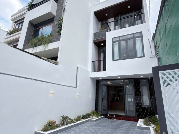 Brand new 3 storey House for rent – Central Nha Trang – H145