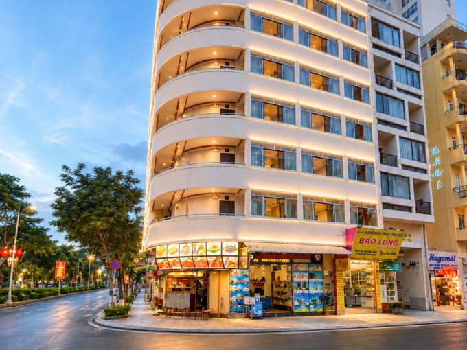Prime corner building on Tran Phu Street for rent, Nha Trang – C179